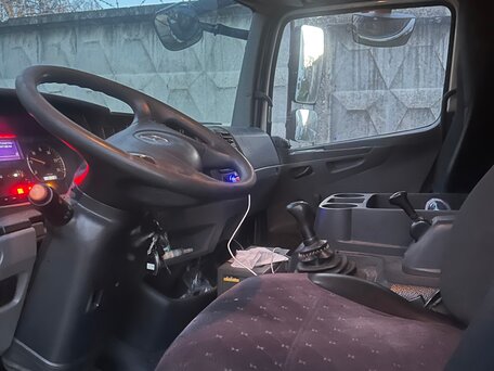 2012 Mercedes-Benz Atego, белый, 1900000 рублей, вид 2
