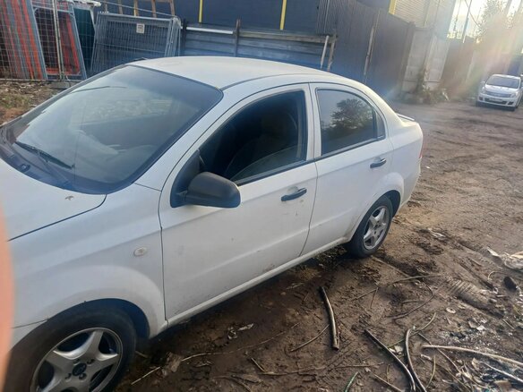 2011 Chevrolet Aveo I Рестайлинг, белый - вид 3