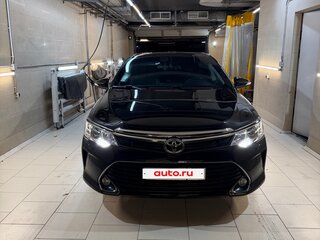2016 Toyota Camry VII (XV50) Рестайлинг, чёрный, 5500000 рублей, вид 1