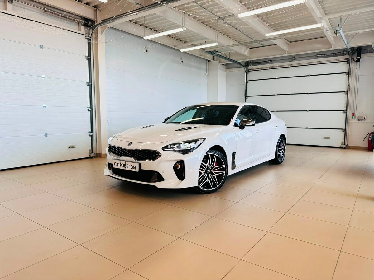 Открыть фотографии: Kia Stinger I