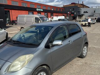 2009 Toyota Vitz II (XP90), серый, 600000 рублей, вид 5