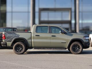 2026 Ram 1500 Crew Cab V Рестайлинг, зелёный, 10990000 рублей, вид 4
