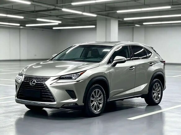 2021 Lexus NX 200 II, серебристый, 3199900 рублей