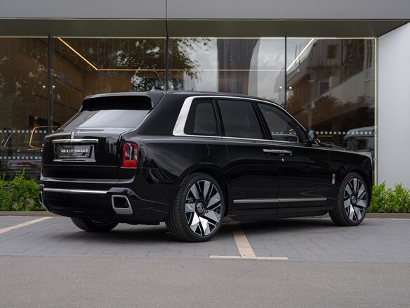 2026 Rolls-Royce Cullinan I Рестайлинг (Series II), чёрный, 63000000 рублей - вид 23