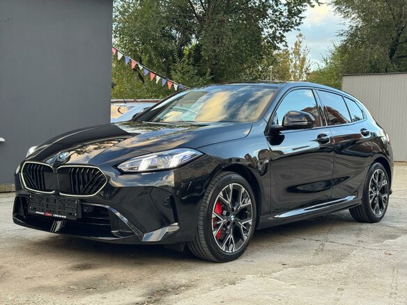 2025 BMW 1 серии 120i IV (F70), чёрный, 4990000 рублей