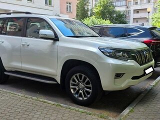 2018 Toyota Land Cruiser Prado 150 Series Рестайлинг 2, белый, 6200000 рублей, вид 2