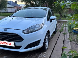 2016 Ford Fiesta Mk6 Рестайлинг, белый, 650000 рублей, вид 2