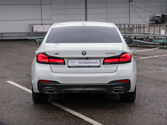 2020 BMW 5 серии 520d xDrive VII (G30/G31/G38) Рестайлинг, белый, 4570000 рублей - вид 6