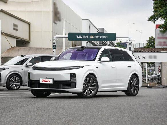 2026 Li Auto (Lixiang) L7 52.3 kWh I Рестайлинг, белый, 8695000 рублей