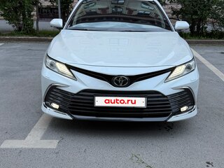2021 Toyota Camry VIII (XV70) Рестайлинг, белый, 3800000 рублей, вид 1
