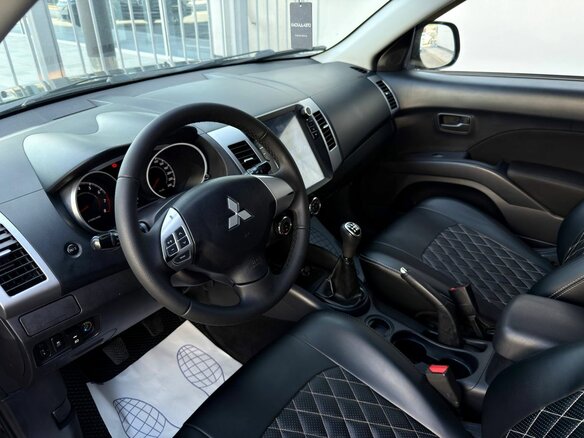2011 Mitsubishi Outlander II Рестайлинг, чёрный - вид 14
