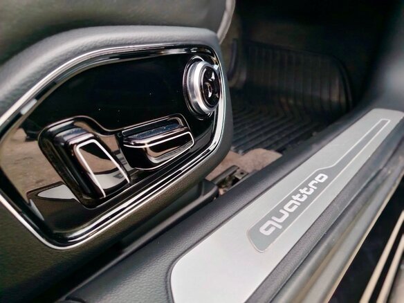 2015 Audi A8 III (D4) Рестайлинг, чёрный, 2200000 рублей - вид 31