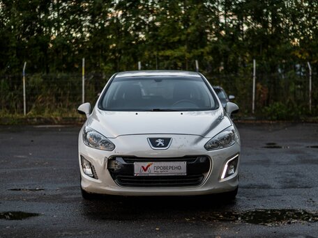 2011 Peugeot 308 I Рестайлинг, белый, 510000 рублей, вид 3