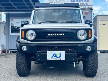 2022 Suzuki Jimny Sierra IV, белый, 1720000 рублей, вид 2