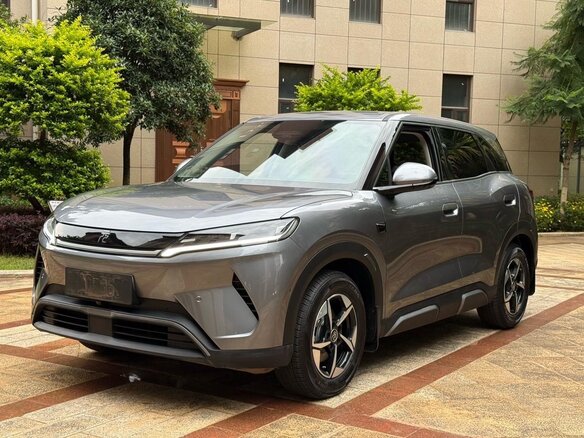2025 BYD Yuan Up 32 kWh, серый, 1627000 рублей