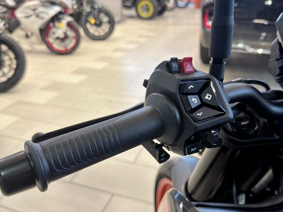 2026 KTM 790 Duke, чёрный, 1150000 рублей - вид 13