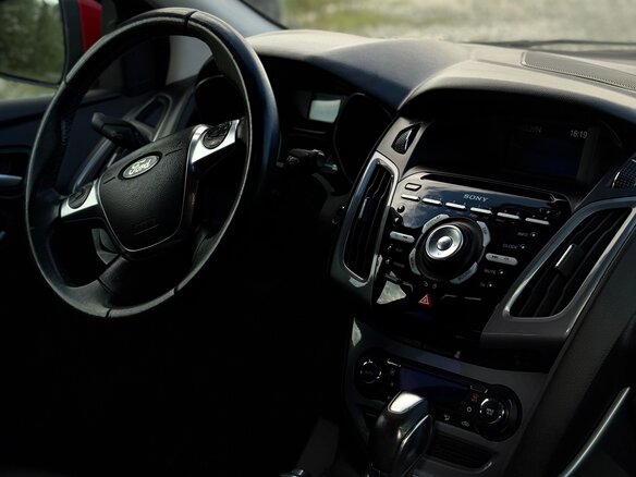 2013 Ford Focus III, красный, 800000 рублей - вид 8