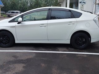 2012 Toyota Prius III Рестайлинг (XW30), белый, 970000 рублей, вид 3