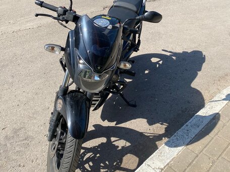 2020 Bajaj Pulsar 180, чёрный, 170000 рублей, вид 3