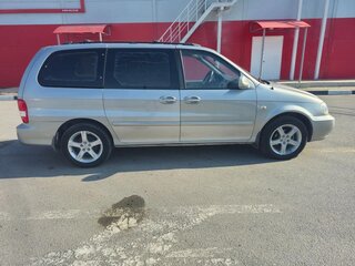 2003 Kia Carnival I Рестайлинг, серебристый, 560000 рублей, вид 4