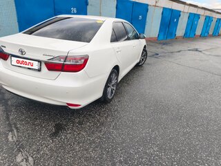 2015 Toyota Camry VII (XV50) Рестайлинг, белый, 2100000 рублей, вид 4
