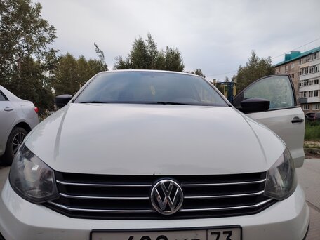 2017 Volkswagen Polo V Рестайлинг, белый, 800000 рублей, вид 4