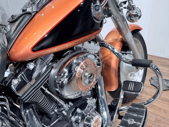 2008 Harley-Davidson Fat Boy, оранжевый, 1099000 рублей - вид 24