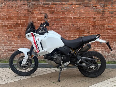 2022 Ducati DesertX, белый, 1000000 рублей, вид 2