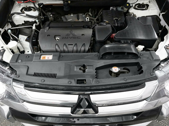 2016 Mitsubishi Outlander III Рестайлинг 2, белый - вид 20