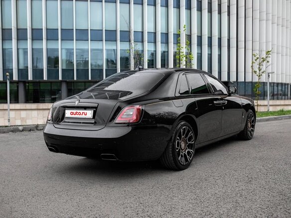 2023 Rolls-Royce Ghost Black Badge II (Series I), чёрный, 33000000 рублей - вид 5