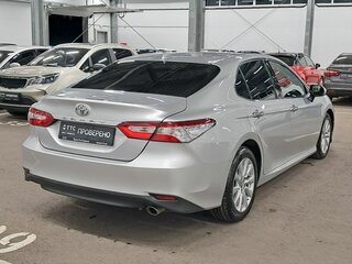 2018 Toyota Camry VIII (XV70), серебристый, 2390000 рублей, вид 5
