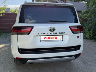 2021 Toyota Land Cruiser 300 Series, белый, 10500000 рублей, вид 2