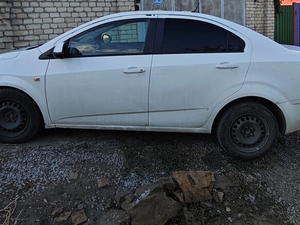 2013 Chevrolet Aveo II, белый, 540000 рублей - вид 3