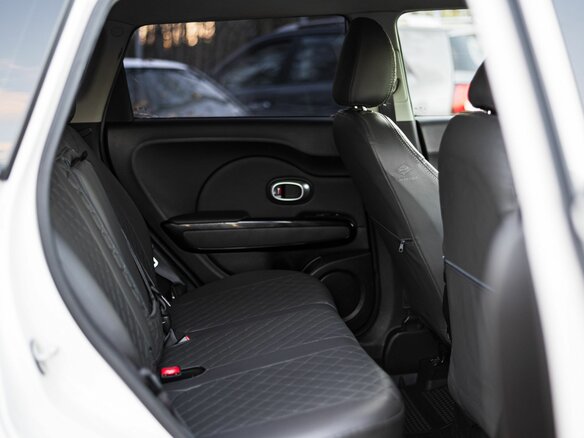 2018 Kia Soul II Рестайлинг, белый, 1450000 рублей - вид 11