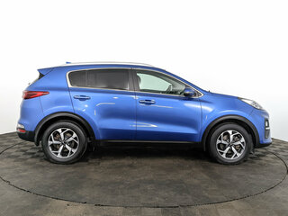 2020 Kia Sportage IV Рестайлинг, синий, 2100000 рублей, вид 4