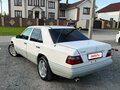 1994 Mercedes-Benz E-Класс 220 I (W124), белый, 1700000 рублей - вид 4