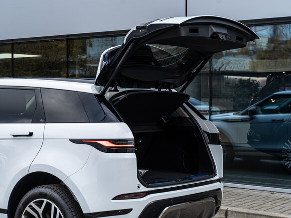 2025 Land Rover Range Rover Evoque L II Рестайлинг, белый, 6490000 рублей - вид 7
