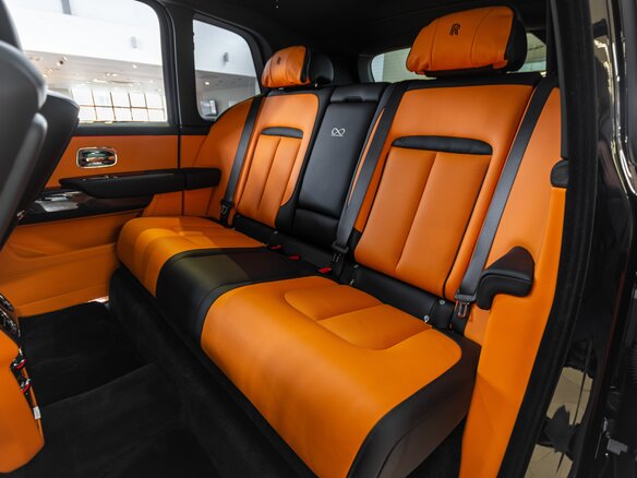 2025 Rolls-Royce Cullinan Black Badge I Рестайлинг (Series II), чёрный, 67490000 рублей - вид 10