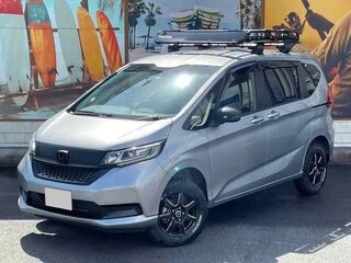 2022 Honda Freed+ II Рестайлинг, серебристый, 1450000 рублей, вид 1
