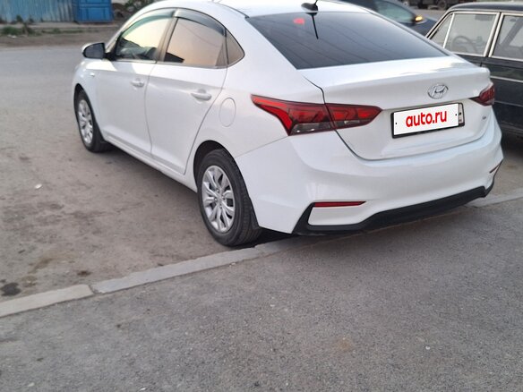 2017 Hyundai Solaris II, белый, 860000 рублей - вид 5
