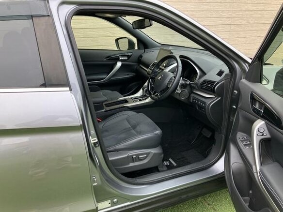 2023 Mitsubishi Eclipse Cross I Рестайлинг, серебристый, 1870000 рублей - вид 9