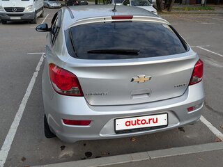 2013 Chevrolet Cruze I Рестайлинг, серебристый, 900000 рублей, вид 4