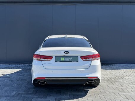 2018 Kia Optima IV, белый, 1695000 рублей, вид 4