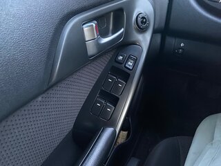 2010 Kia Cerato 5-speed II, белый, 700000 рублей, вид 4