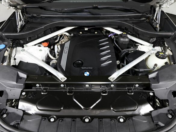 2020 BMW X5 40d IV (G05/G18), белый, 6970000 рублей - вид 37