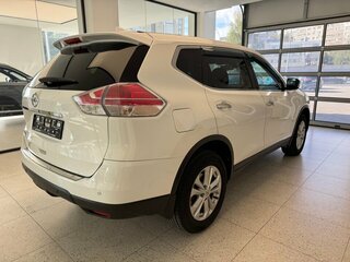2018 Nissan X-Trail III Рестайлинг, белый, 1850000 рублей, вид 4