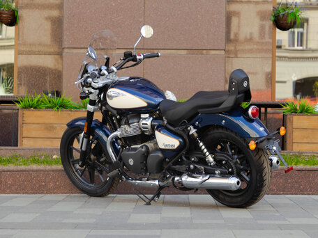 2026 Royal Enfield Super Meteor, синий, 783000 рублей, вид 3