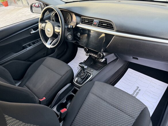 2018 Kia Rio IV, серый, 1120000 рублей - вид 12