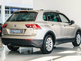 2018 Volkswagen Tiguan II, бежевый, 2580000 рублей, вид 5