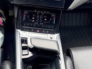 2019 Audi e-tron 50 I, белый, 3350000 рублей, вид 2
